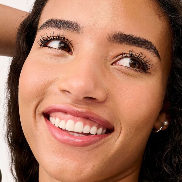 benefit Badgal BANG Volumizing Waterproof Mascara Pitch Black — изображение 4